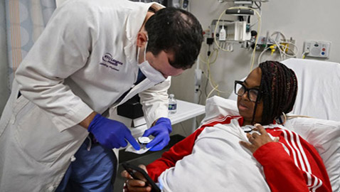 بعد 61 يوما.. أمريكية تعيش بكلية خنزير تسجل إنجازا طبيا كبيرا