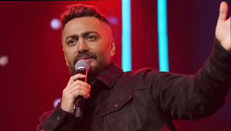 مفاجأة من تامر حسني لاصحاب الأصوات الجميلة: مسابقة لاختيار مواهب الغناء وهذه جائزة الفائزين