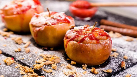 طريقة تحضير التفاح المخبوز بالقرفة للرجيم.. حلوى خفيفة وصحية