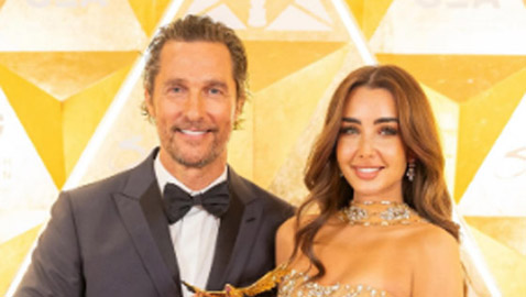 هنا الزاهد عن انتقادات مد يدها لـ ماثيو ماكونهي: فستاني تقيل وزنه 20 كيلو وكنت هقع