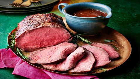 وصفة شرائح اللحم مع الخردل والكشمش الأحمر.. نكهة غير مألوفة وشهية