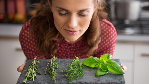 استخدامات مدهشة للأعشاب في منزلك.. هل جربتها؟