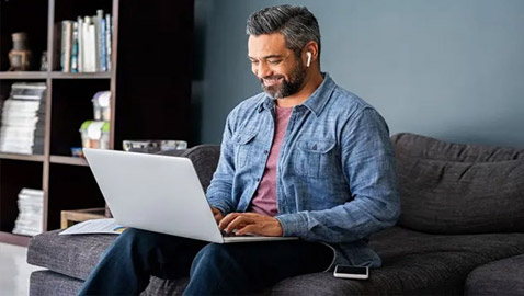 7 وظائف من المنزل أجرها يصل إلى 250 دولارا في الساعة!