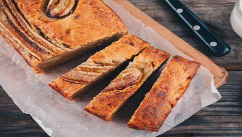 إليكم طريقة تحضير كعكة الموز الصحية.. بسيطة وطيبة