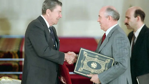 بهذه القمة.. اتفقت واشنطن وموسكو 30 سنة حول السلاح النووي