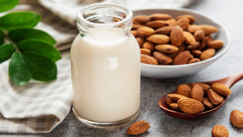 أكثر من مجرد موضة.. فوائد صحية عدة مدهشة لحليب اللوز