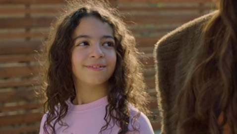 مسلسلات رمضان 2025: مكة ابنة محمد صلاح تمثّل مشهد طريف في (كامل العدد 3)