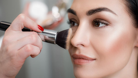 أفضل أنواع البرونزر الكريمي.. لبشرة دافئة في رمضان