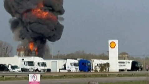 فيديو.. اصطدام طائرتين عسكريتين فرنسيتين خلال عرض جوي