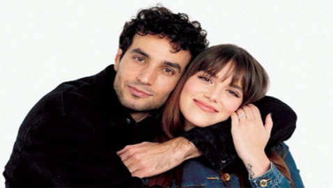 لقطات رومانسية مع وصيفة ملكة جمال لبنان سابقا وزوجها الممثل الفلسطيني في اليابان!