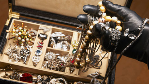 تعرفوا إلى أشهر عمليات لسرقة المجوهرات في العصر الحديث