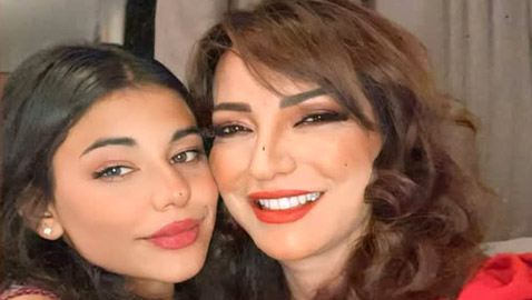 مريم ابنة أمل عرفة وعبدالمنعم عمايري تخطف الأسماع والأنظار بغنائها لشيرين عبد الوهاب