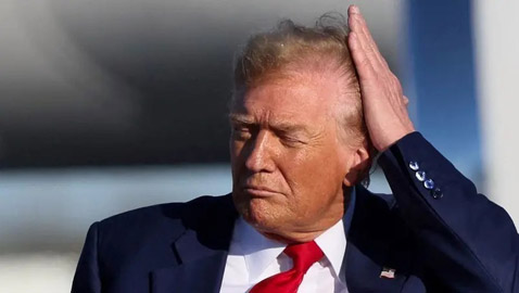 مياه الدش ورسوم البطاريق إلى الساعة.. قرارات ترامب الغريبة