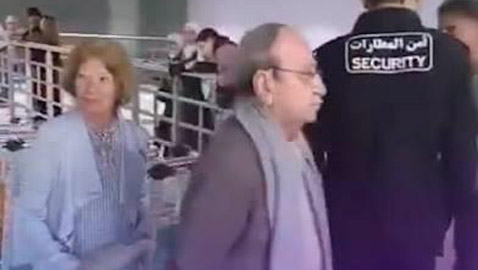 دريد لحام (غوّار الطوشة) في مطار دمشق للمرة الاولى منذ سقوط بشار الأسد