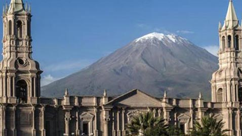 جولة حول أجمل المدن والجزر القريبة من أخطر البراكين في العالم