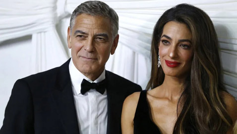 من أغنى زوجين مشهورين بالعالم؟ سلمى حايك تفوقت على جورج وأمل كلوني وديفيد  وفيكتوريا بيكهام! 