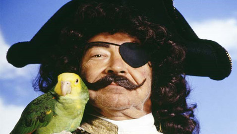 لماذا ارتدى القراصنة عصابة العين؟ تعرفوا على السبب الحقيقي..