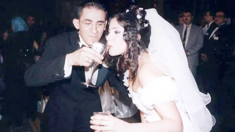 أحمد حلمي ومنى زكي يحتفلان بعيد زواجهما الـ22.. صور ولقطات نادرة من حفل زفافهما
