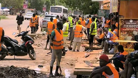 تنظيف الشوارع عقوبة مخالفي قانون السير في بوركينافاسو