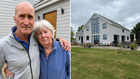 هدم منزل لزوجين مسنين بقيمة مليون دولار يثير الجدل في بريطانيا