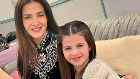 مشهد طريف مع كايلا ابنة دنيا سمير غانم ورامي رضوان.. ممثلة شاطرة مثل أمها!