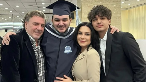 سلاف فواخرجي تحتفل بتخرج ابنها حمزة طبيب في موسكو وتناديه (يا روح الروح)..