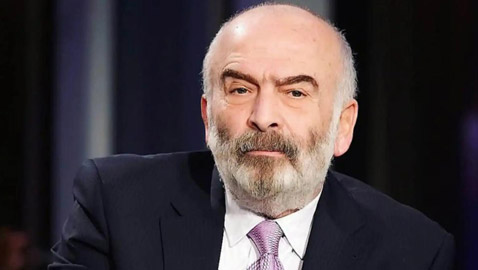 ممثل سوري يغضب المصريين بعد سخريته من نطق فناني مصر  اللغة العربية الفصحى! ثم يعتذر!