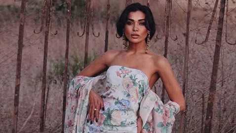 نادين الراسي تثير الاعجاب والتساؤلات: فستان أنيق ورسالة غامضة