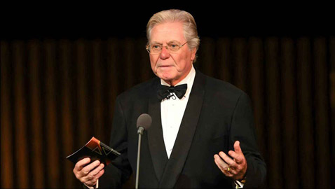 حسين فهمي يستغل ‏مهرجان القاهرة ويبدد المال العام ليسافر بالطائرة درجة أولى ويستأجر اغلى سيارة ويقيم بأفخم فندق!