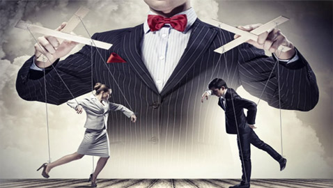 جميع الأبراج يمكنها التلاعب بالآخرين.. فكيف تقوم بذلك؟