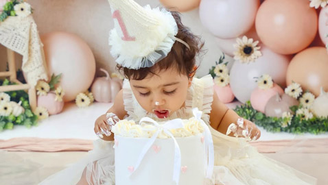 زياد برجي يحتفل بأول عيد ميلاد لطفلته (سما).. صور دافئة ورسالة مؤثّرة