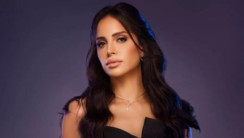 آمال ماهر تغني (بتمون) بصوتها ووصلة غزل بينها وبين إليسا 