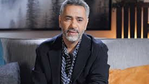 فضل شاكر ملك الرومانسية: بداياته الفنية وكيف تعرف على زوجته الفلسطينية 