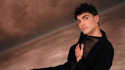  اللبناني الأرمني جان سركيسيان يبهر اللجنة والجمهور ويخطف الأضواء في ذا فويس بلجيكا 