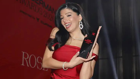 حسناء من أصول سورية تفوز بتاج ملكة جمال ألمانيا 2026 ومتنافستان محجبتان تصلان للنهائيات