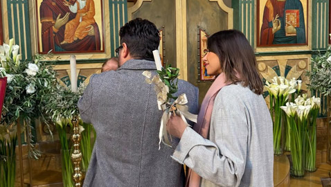 دانييلا رحمة وناصيف زيتون يحتفلان بأحد الشعانين مع طفلهما إلياس