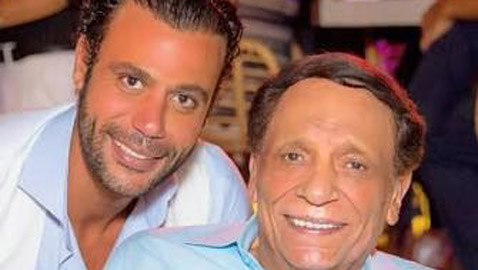 محمد إمام في أجرأ تصريح : انا الاعلى اجرا بين النجوم ولا احد يأخذ اكثر مني الا والدي عادل امام!